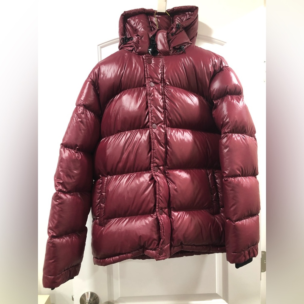 TNA burgundy zip front SuperPuff